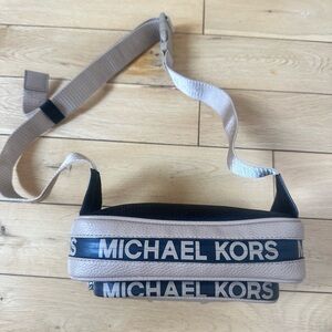 Micheal Kors Cooper Double Zip Belt Bag in Camel